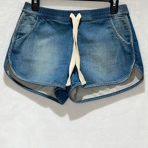 Sneak Peek Boutique Stretchy Denim Shorts (Size S)